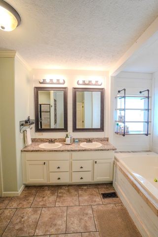 137 Hawkins Rd, Westmoreland, TN 37186