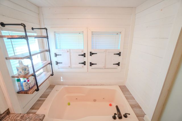 137 Hawkins Rd, Westmoreland, TN 37186