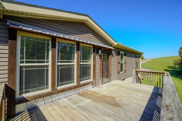 137 Hawkins Rd, Westmoreland, TN 37186