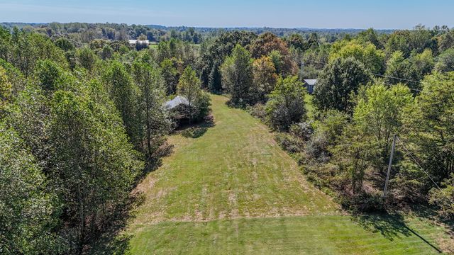 137 Hawkins Rd, Westmoreland, TN 37186