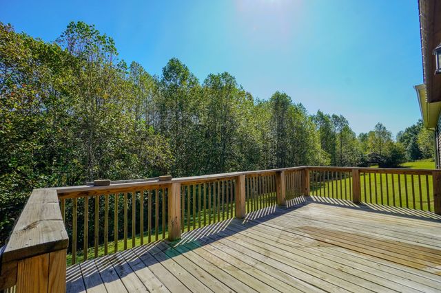 137 Hawkins Rd, Westmoreland, TN 37186