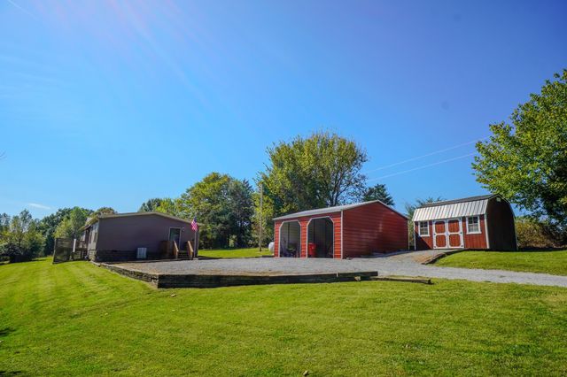 137 Hawkins Rd, Westmoreland, TN 37186