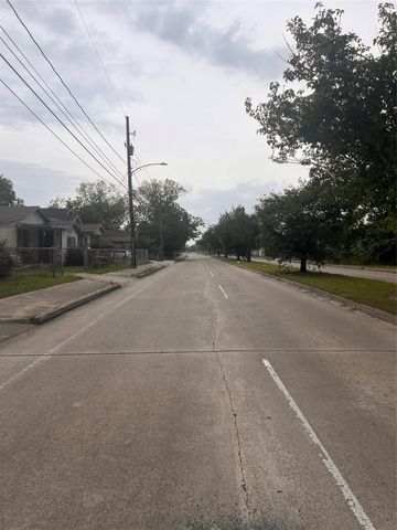 3101 Altoona Street, Houston, TX 77026