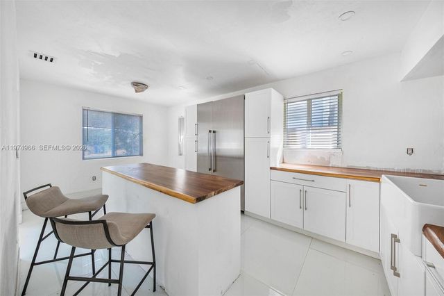 276 NW 40th St, Miami, FL 33127