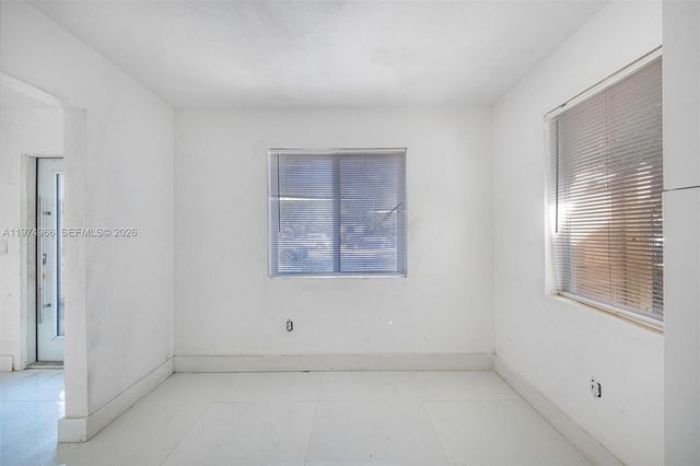 276 NW 40th St, Miami, FL 33127