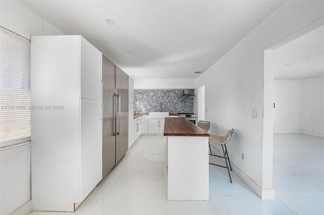 276 NW 40th St, Miami, FL 33127