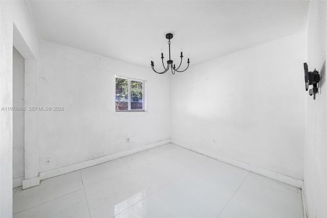 276 NW 40th St, Miami, FL 33127