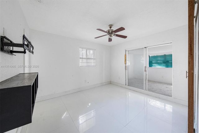 276 NW 40th St, Miami, FL 33127