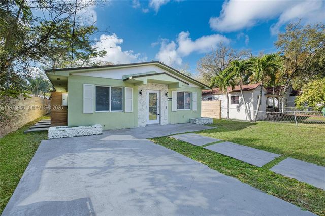 276 NW 40th St, Miami, FL 33127