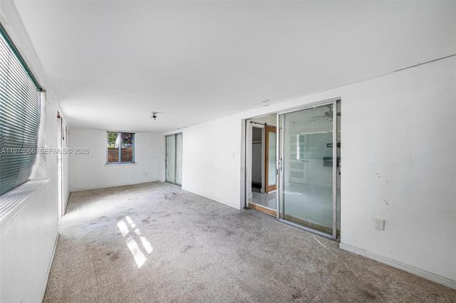 276 NW 40th St, Miami, FL 33127