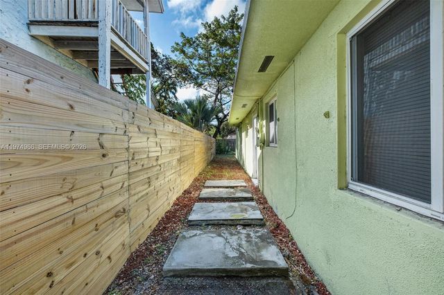 276 NW 40th St, Miami, FL 33127