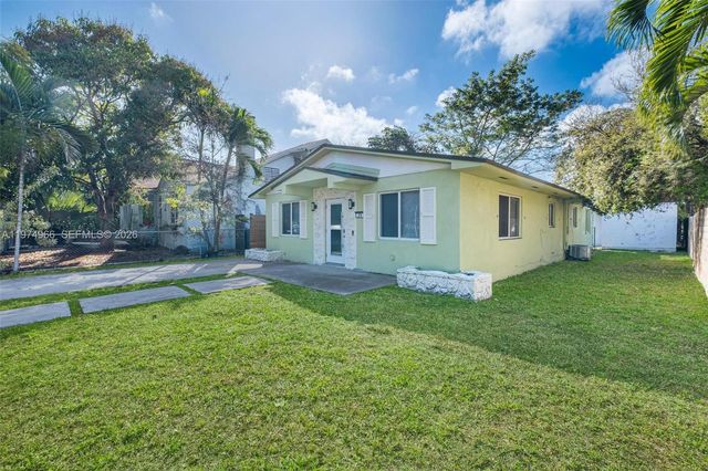 276 NW 40th St, Miami, FL 33127