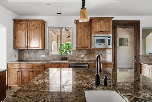 8001 Magnolia Ridge CV, Austin, TX 78738