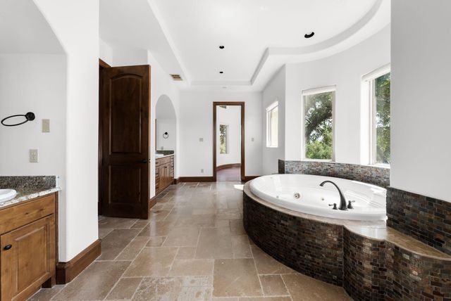 8001 Magnolia Ridge CV, Austin, TX 78738