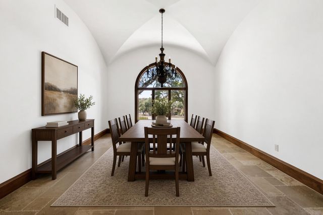 8001 Magnolia Ridge CV, Austin, TX 78738
