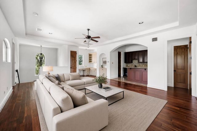 8001 Magnolia Ridge CV, Austin, TX 78738