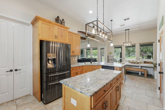 199 CHAMPIONS BLVD, La Vernia, TX 78121