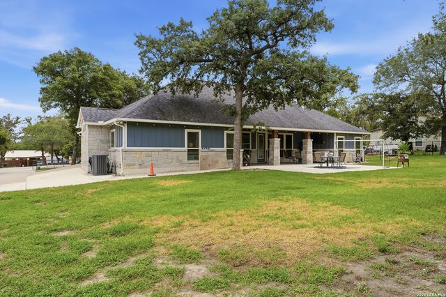 199 CHAMPIONS BLVD, La Vernia, TX 78121