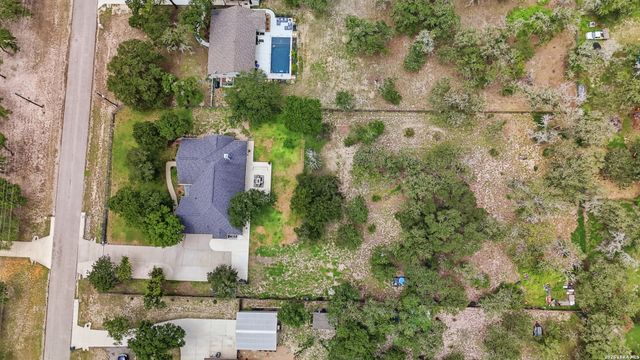 199 CHAMPIONS BLVD, La Vernia, TX 78121