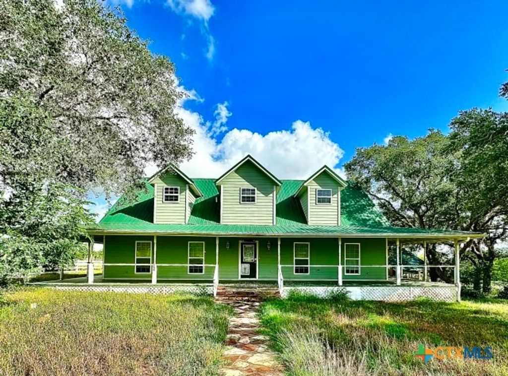 270 Canyon View Drive, Goliad, TX 77963