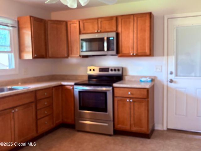 27 Crisafulli Drive, Colonie, NY 12205