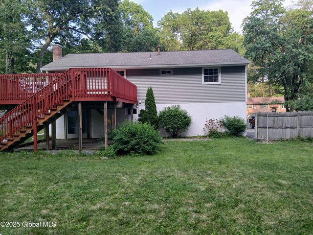 14 Bayberry Drive, Halfmoon, NY 12065