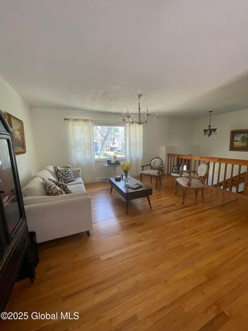 14 Bayberry Drive, Halfmoon, NY 12065