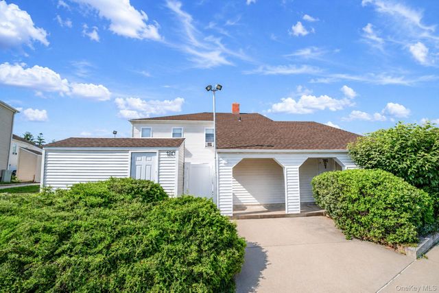 180 Lowndes Avenue D, Huntington Station, NY 11746