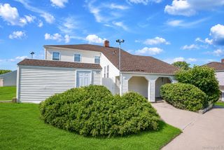 180 Lowndes Avenue D, Huntington Station, NY 11746