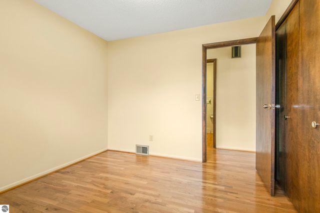 7222 S West Bayshore Drive, Traverse City, MI 49684