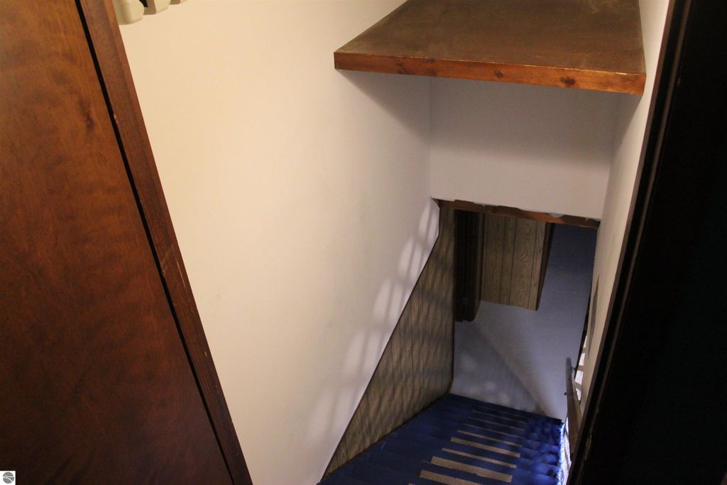 Image 23 of property listing at 7222 S West Bayshore Drive, Traverse City, MI 49684