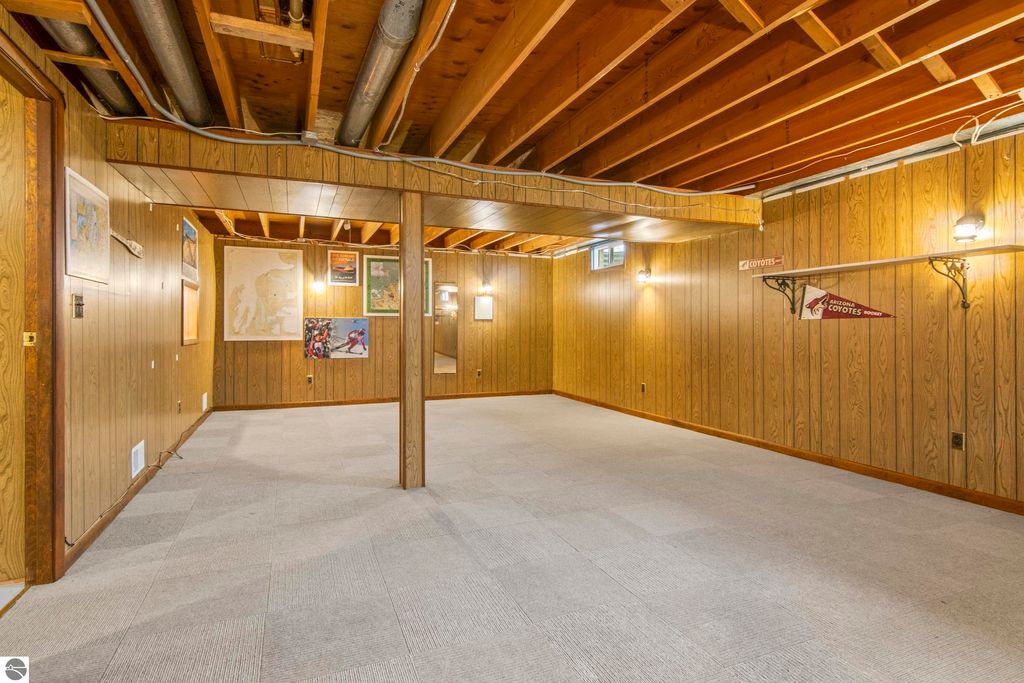 Image 24 of property listing at 7222 S West Bayshore Drive, Traverse City, MI 49684