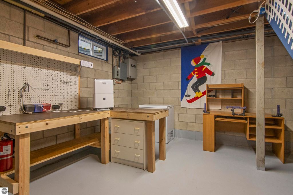 Image 25 of property listing at 7222 S West Bayshore Drive, Traverse City, MI 49684