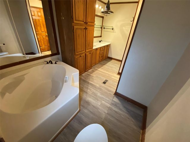 6809 Red Fox Court, Granbury, TX 76049