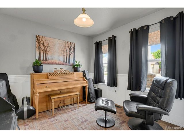 9052 Sandpiper Dr, Longmont, CO 80504