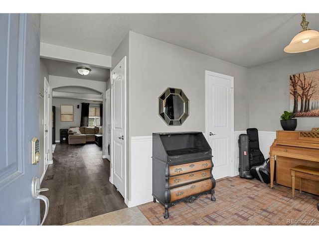9052 Sandpiper Dr, Longmont, CO 80504