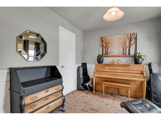 9052 Sandpiper Dr, Longmont, CO 80504