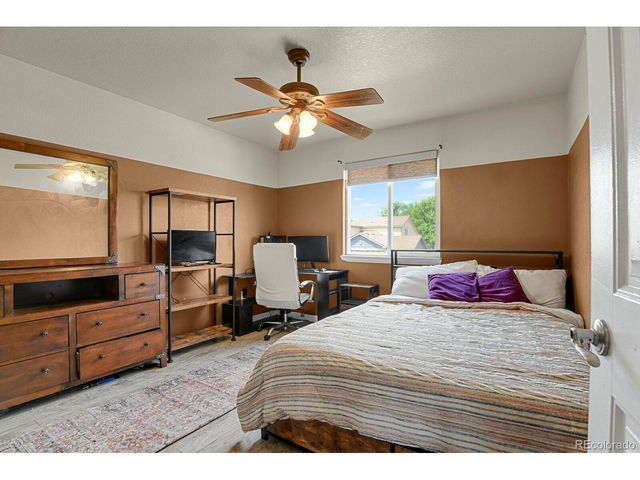 9052 Sandpiper Dr, Longmont, CO 80504