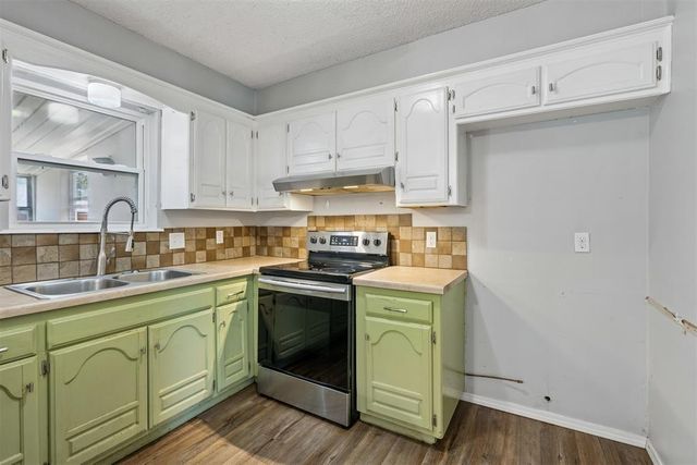 808 Miller Drive, Yukon, OK 73099