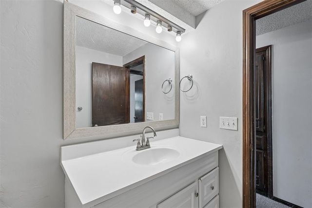 808 Miller Drive, Yukon, OK 73099