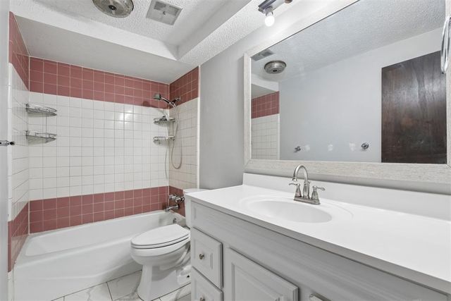 808 Miller Drive, Yukon, OK 73099