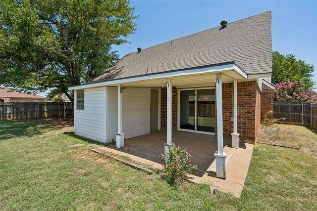 808 Miller Drive, Yukon, OK 73099