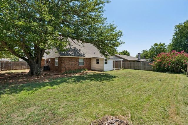 808 Miller Drive, Yukon, OK 73099