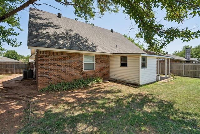 808 Miller Drive, Yukon, OK 73099