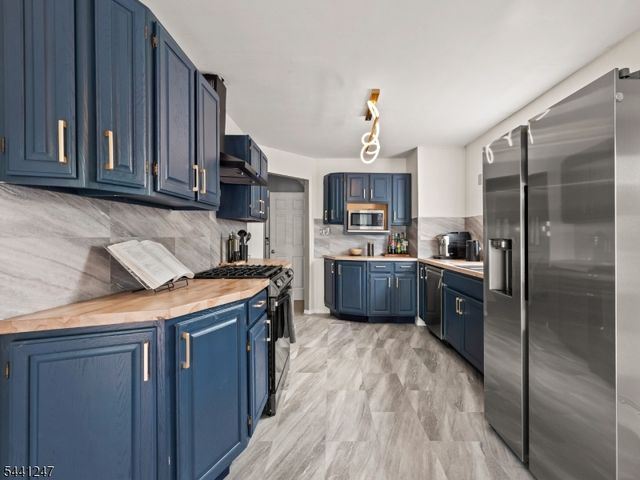 212 University Ave, Metuchen Boro, NJ 08840