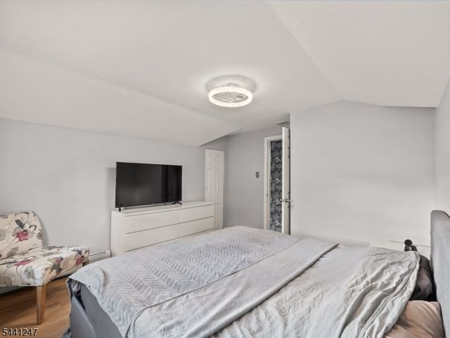 212 University Ave, Metuchen Boro, NJ 08840