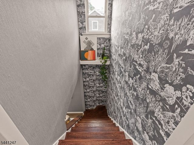 212 University Ave, Metuchen Boro, NJ 08840