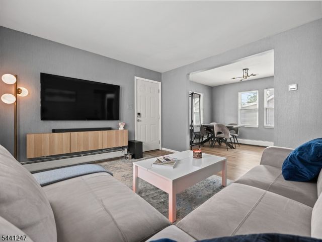 212 University Ave, Metuchen Boro, NJ 08840