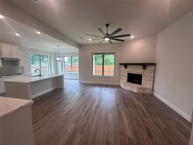 610 Kyle Drive, Tioga, TX 76271
