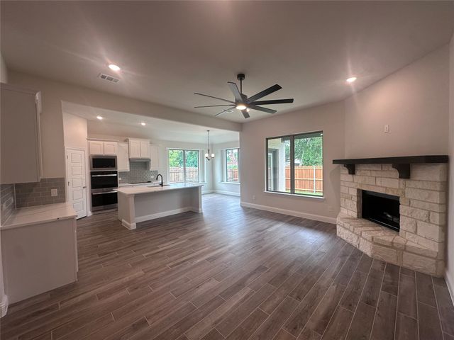 610 Kyle Drive, Tioga, TX 76271